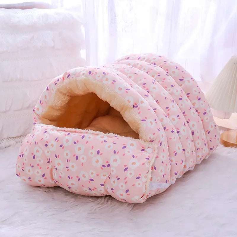 Warm Winter Cat Bed – Cozy Coral Fleece Sleeping Bag for Cats & Small Dogs