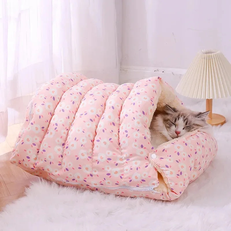 Warm Winter Cat Bed – Cozy Coral Fleece Sleeping Bag for Cats & Small Dogs