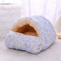 Warm Winter Cat Bed – Cozy Coral Fleece Sleeping Bag for Cats & Small Dogs